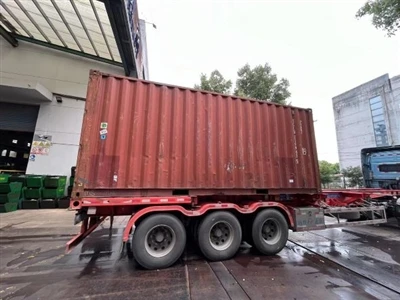 Memuat Kawat Baja Untuk Pelanggan